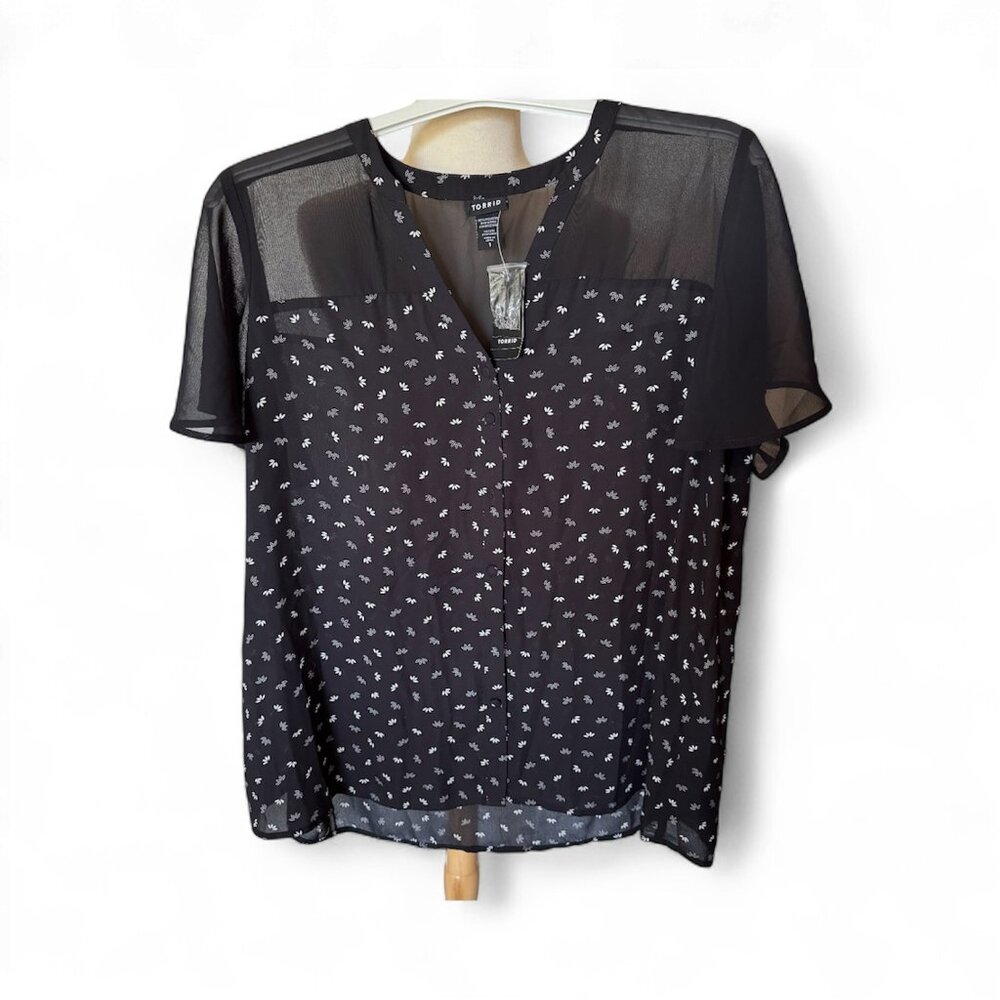 NWT Women's Torrid Plus Chiffon Flutter Sleeve Blouse Top Black, Size 1
